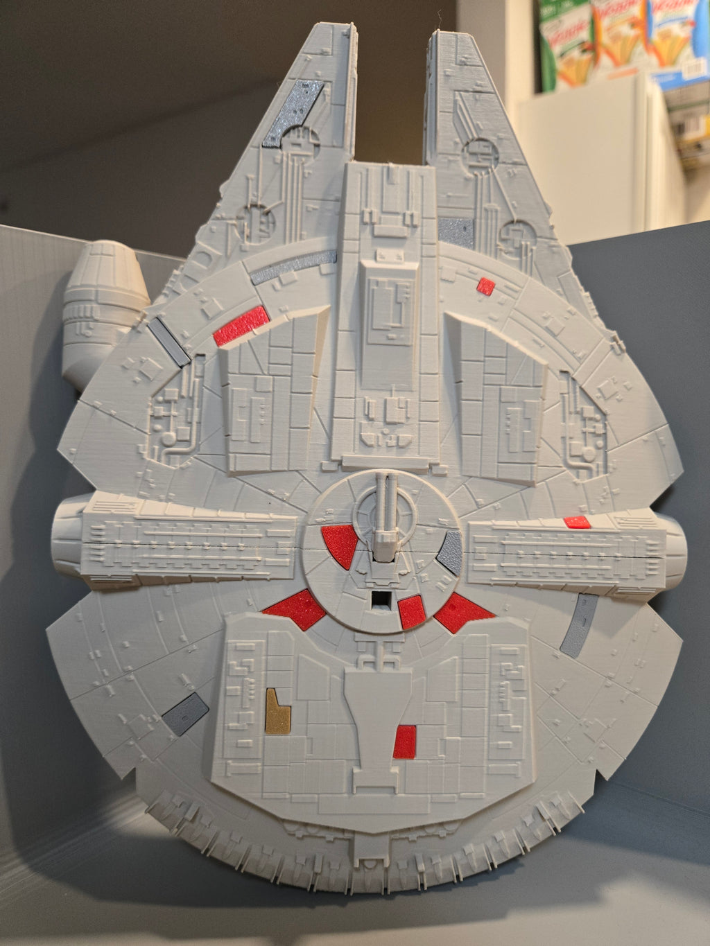 Millennium Falcon Model