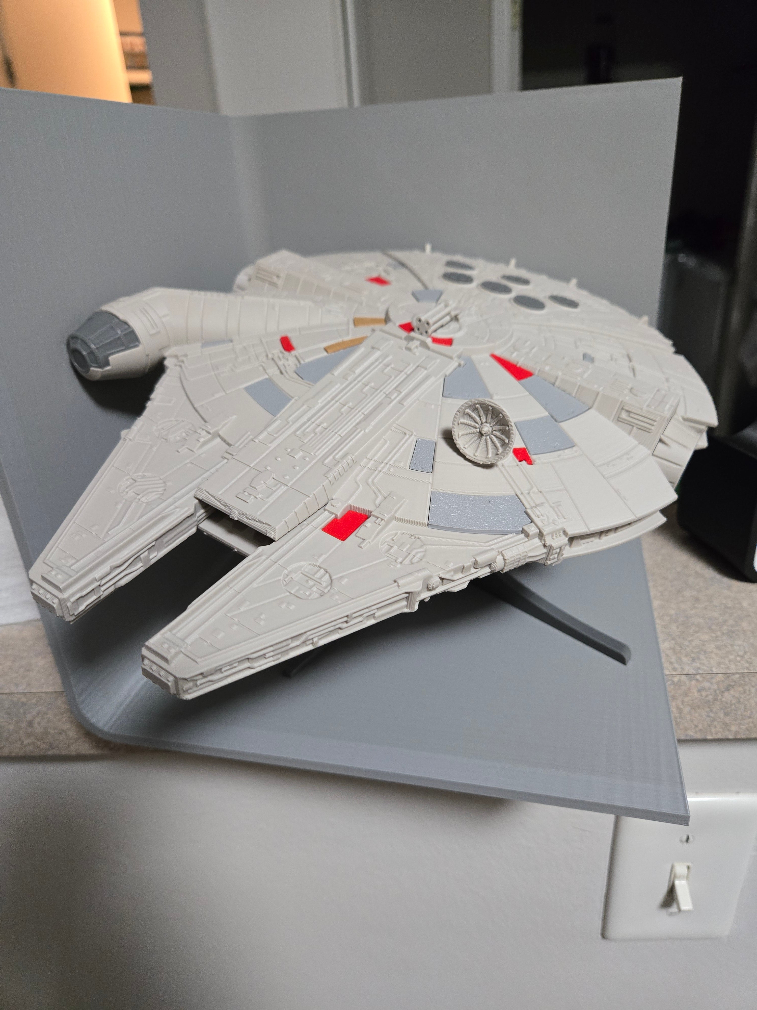 Millennium Falcon Model